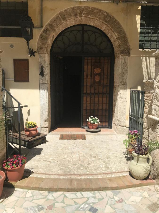 Le Prigioni Del Palazzo B&B Sora Exterior foto