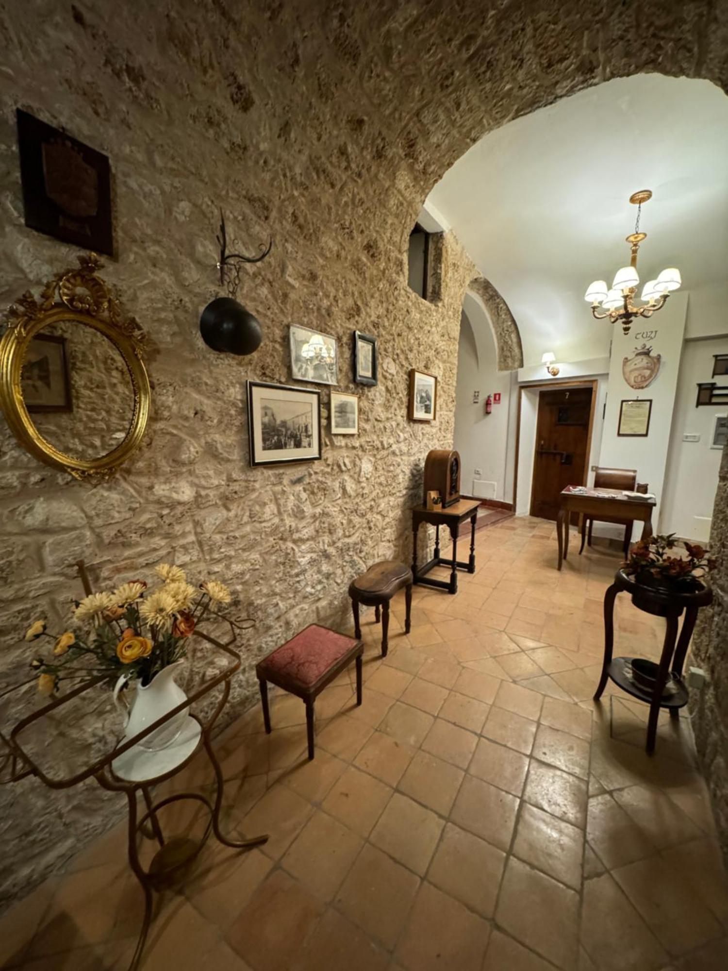 Le Prigioni Del Palazzo B&B Sora Exterior foto